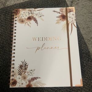 Elegant Wedding Planner with Floral Design